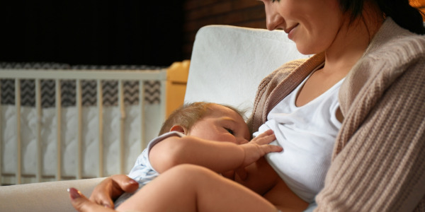 Jak karmić piersią po cesarskim cięciu?